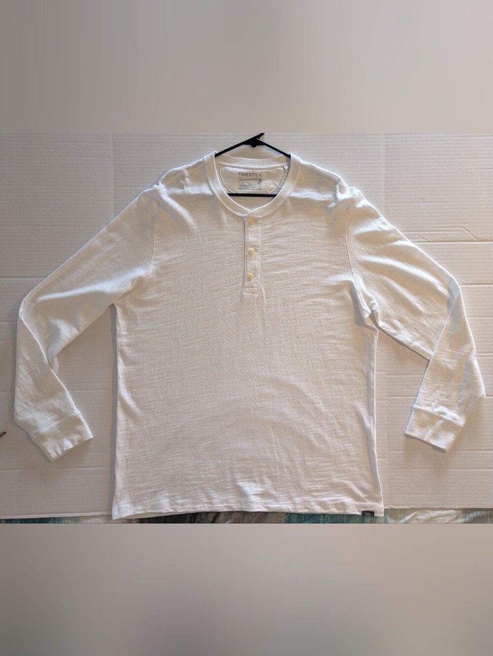 Faherty Men's White Long-Sleeve Henley with Three-Button Placket- XL (NWOT)